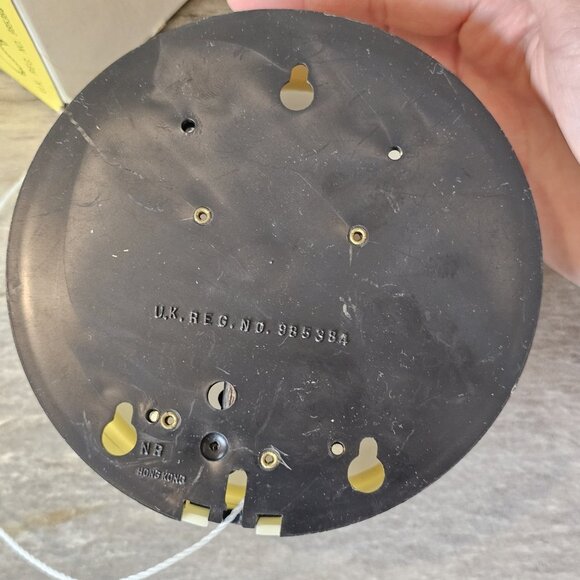 2 70s Battery Operated Wireless Closet Lights Pull Cord‎ Retro Plastic 5 Inches - Picture 9 of 11